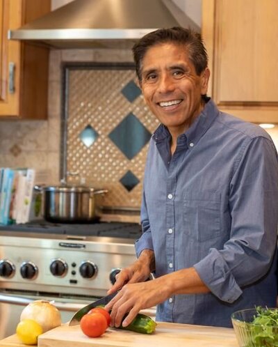 Nayon Tomsio holistic nutritionist health coach  cooking healthy meal