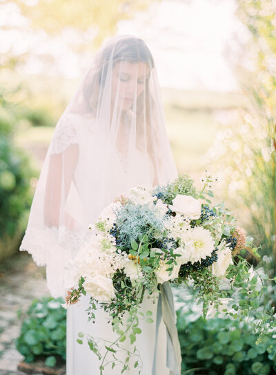 17 COVER RominaSchischkePhotography-IntimateElopementUrbinoImage00107