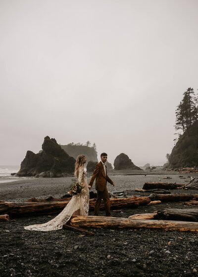 moody tofino beach elopement by destination wedding photographer danielle boulger photographer