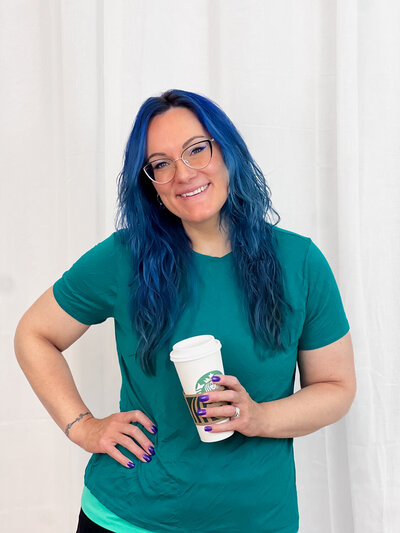 Jessie Richards, host of Waves of Impact Podcast for online course creators.