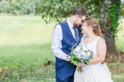 Bride and groom at July wedding | Alabama wedding photographer Amanda Horne