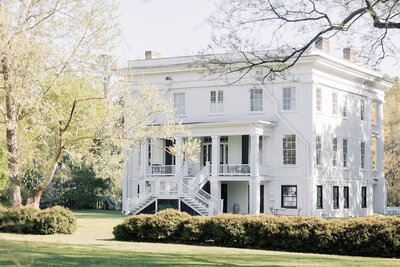 South Carolina Wedding Venue | big white plantation style wedding venue