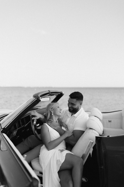 Vintage and timeless black and white documentary photography for newlyweds | Sush Digital Media