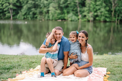 Outdoor family session at Shrewbury Dean Park by Westborough Family Photographer Ivy Lulu Photography