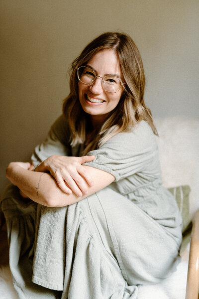 Headshot of Ali Caudill, holistic psychotherapist at Alyn Wellness Studio
