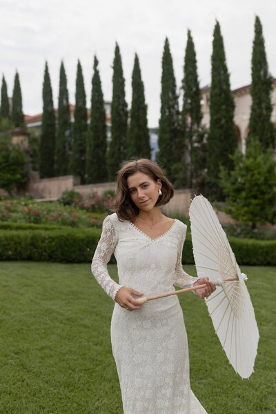True-to-color photographer capturing candid, authentic images with accurate color representation, preserving the natural beauty of every moment in its purest form for timeless, realistic photos.