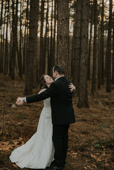 Huwelijksfotografie, koppelshoot in het Kloosterbos in Belgie