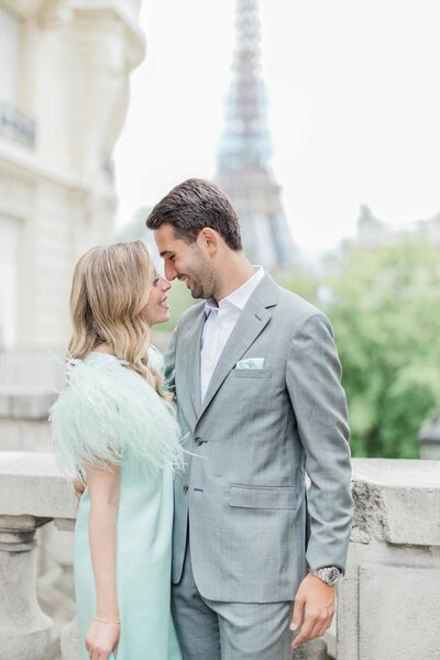 Photo mariage couple sous saule pleureur Normandie