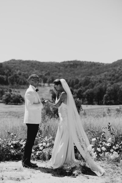 wedding couple kissing