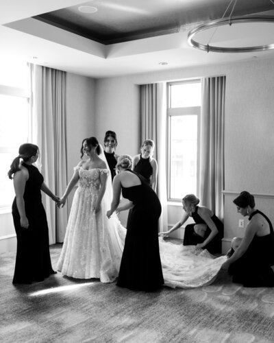 woman with bridesmaids for wedding