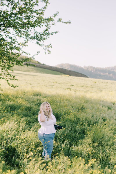 Quinn Smiling at camera and Jesse smiling at Quinn | Tennessee Wedding Photographers
