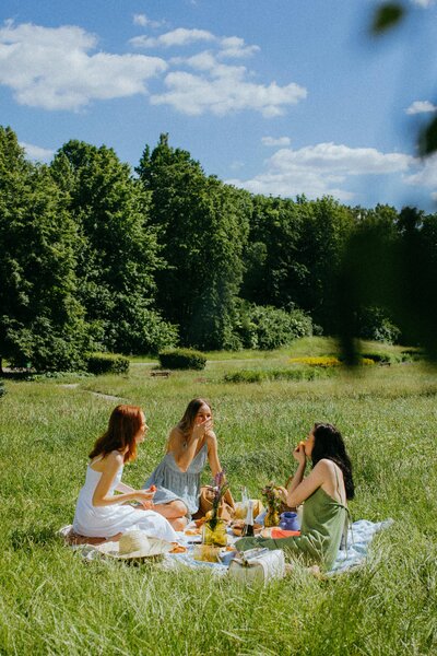 women picnicing