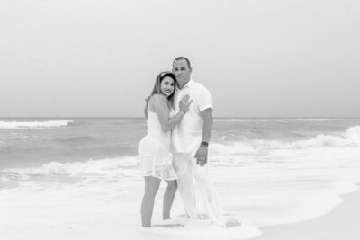 Mi esposos y yo en la playa.