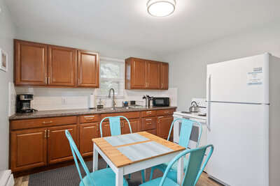 kitchen table in kitchen