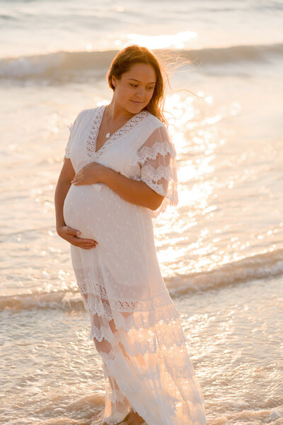 Mandurah portrait photographer maternity portraits at the beach during sunset