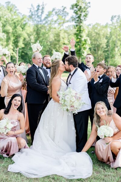 katie_and_alec_wedding_photography_wedding_videography_birmingham_alabama_husband_and_wife_team_photo_video_weddings_engagement_engagements_light_airy_focused_on_marriage_1122