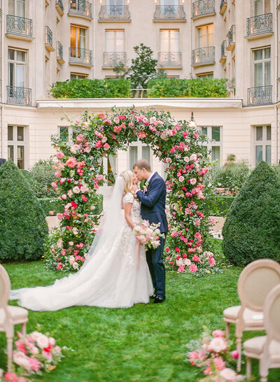 Ritz-wedding-floral-arch5