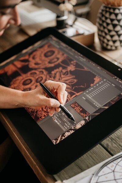 van-jansje-glas-in-lood-illustrator-branding-8