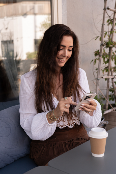 Blush Business Club is a thriving sisterhood of ambitious and like-minded women, where we believe that  no dream is too big or too small, and with the right encouragement, you can achieve greatness.