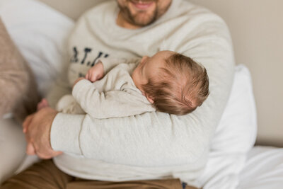Baby haartjes newbornshoot