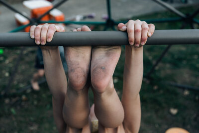 Storytelling photographer for adventurous families 