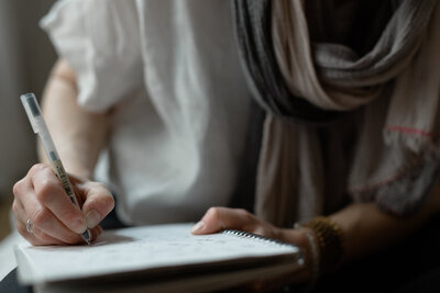 Discover your brand archetype and how it influences your brand identity and messaging with Paperreka’s expert services.