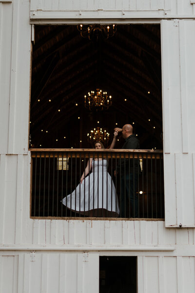 Oregon based engagement photographer.