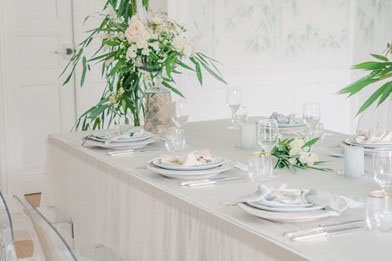 minimalist-white-wedding-table
