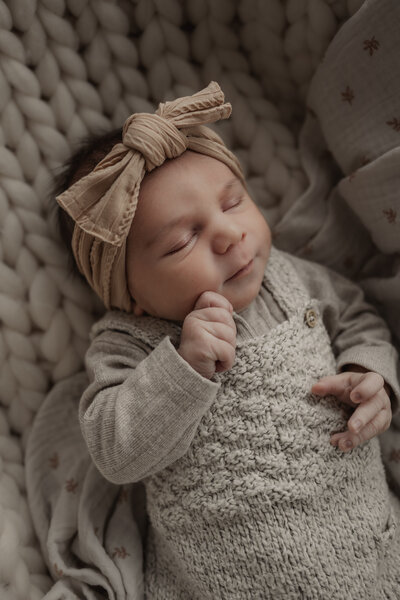 Newborn-Fotos in Düren – liebevolle Neugeborenenfotografie zuhause