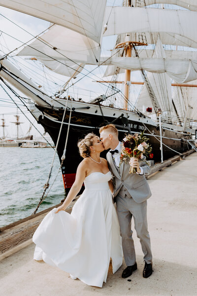 Wedding Photos at the mormon temple in San Diego