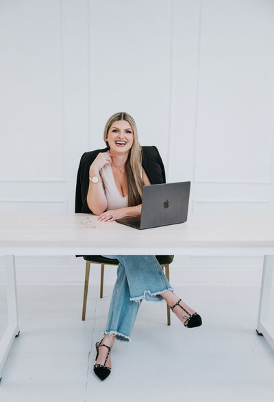 Join the Stay Bossy women exclusive Facebook community for real estate agents