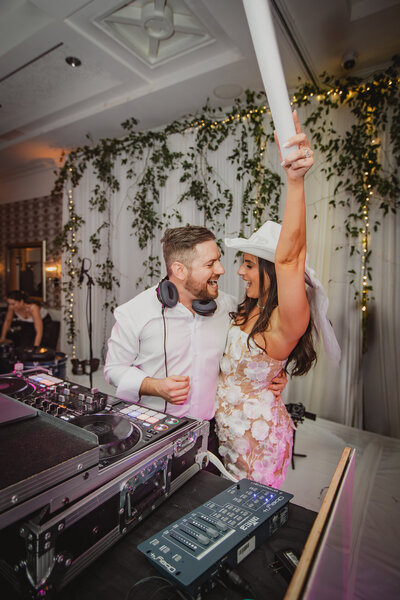 bride-groom-florida-dj
