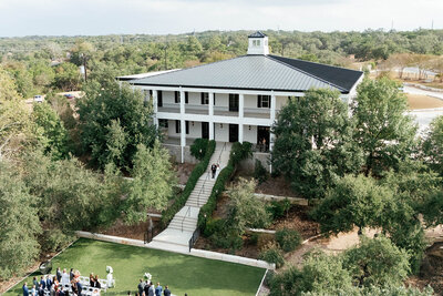 Outside shot of Kendall Point, a wedding venue near San Antonio, Texas.