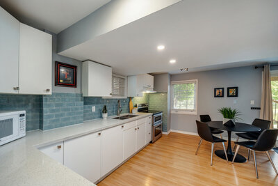 81 Nelson apt kitchen (2)