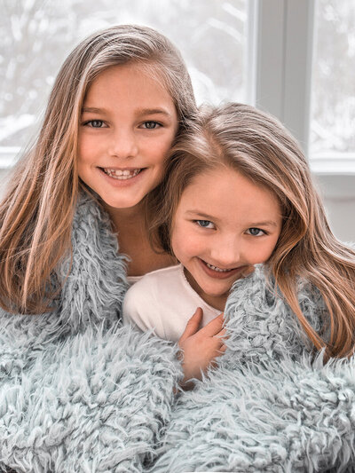Sister Shooting_Sloane Siena_Sina Rose