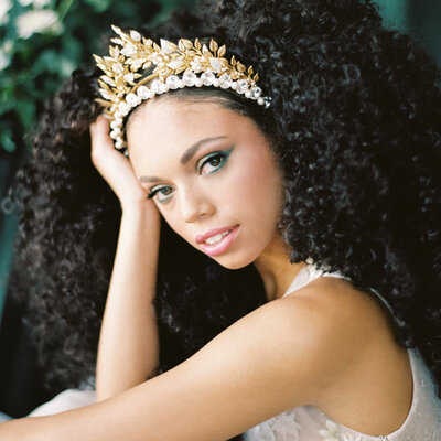Elegant gold leaf bridal headpiece by Blair Nadeau Bridal Adornments, romantic and modern wedding jewelry based in Brampton. Featured on the Brontë Bride Vendor Guide.