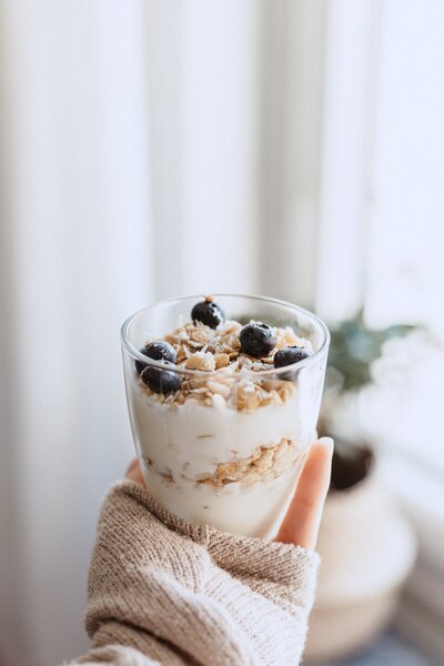 parfait yogurt blueberries