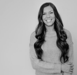 Woman who is a happy customer of the LIVE BIG Collective