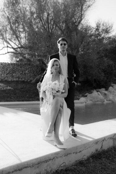 Brautpaar-Portrait auf Mallorca, ruhige und elegante Bildsprache, fotografiert von Sarah Biebl