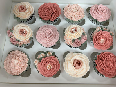 floral cupcakes
