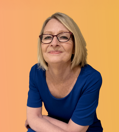 Your Next Step Forward. Cognitive Hypnotherapist and Confidence Coach Laurie Harvey. How to boost your confidence and self-esteem for midlife women transformative online course 