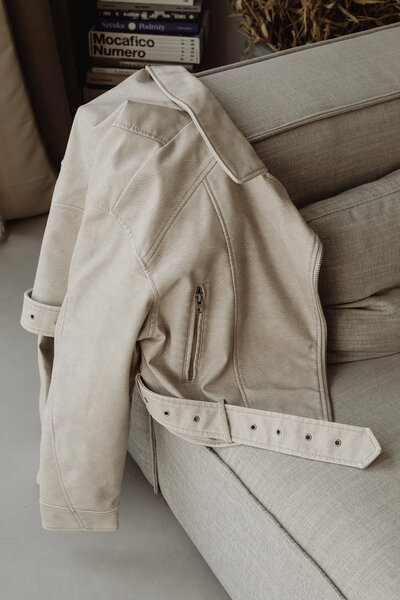 kaboompics_white-leather-jacket-35863