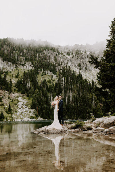 Moab elopement styled shoot with boho bride