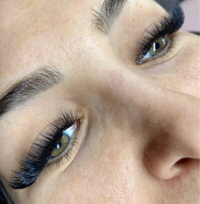 A set of new lash extensions