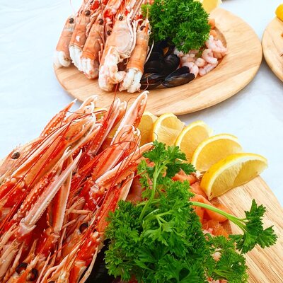Prawns and lemon main dish