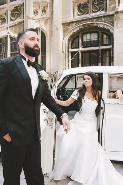 Berlez-Aspen-Avenue-Chicago-Wedding-Photographer-Film-Adler-Planetarium-St-James-Chapel-Vwidon-Film-11