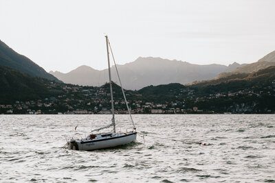 Sailing on your wedding day at Lake Como in Italy