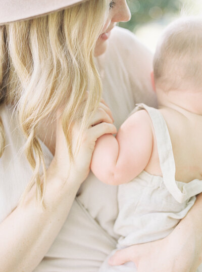 Mom and daughter photoshoot in Nashville, TN