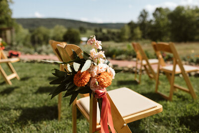 Zigbone-Farm-Retreat-Maryland-wedding-florist-Sweet-Blossoms-aisle-decor-Emily-Gude-Photography