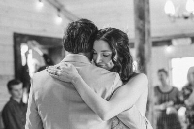bride hugging her father